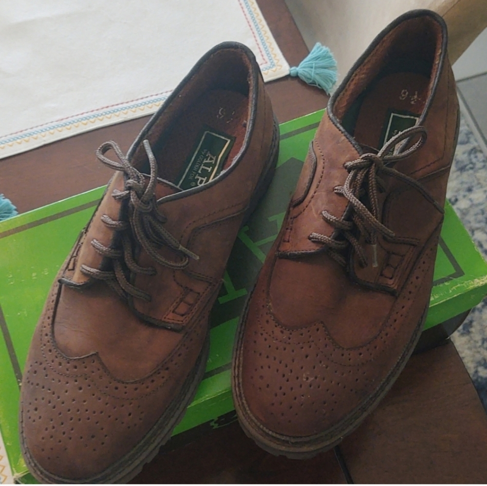 Mens Size 9.5 ALP GOLDEN FOX